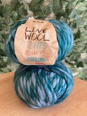 2 NEW Love Wool Tones 100% Natural 85% Virgin Wool 15% Alpaca Chunky Yarn